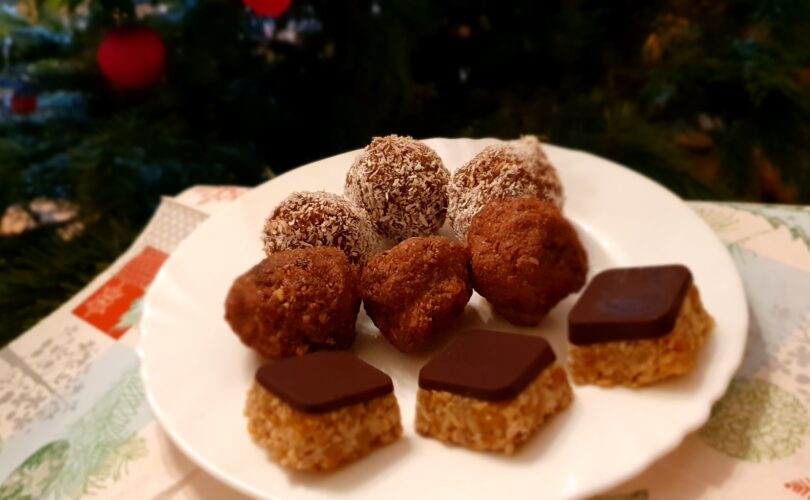 Karácsonyi sütik: kókuszgolyó, energiagolyó, zserbő